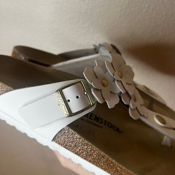 Birkenstock Gizeh 3D Flower Leather White Sandals 41 / US 10 - Picture 3 of 7
